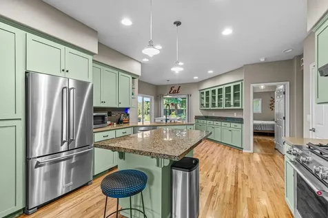 1620 Pacific Lane Phoenix OR 97535