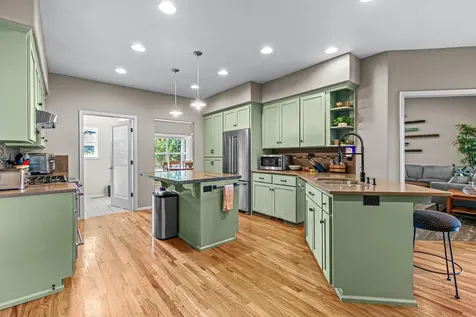 1620 Pacific Lane Phoenix OR 97535