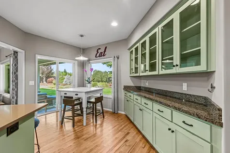 1620 Pacific Lane Phoenix OR 97535