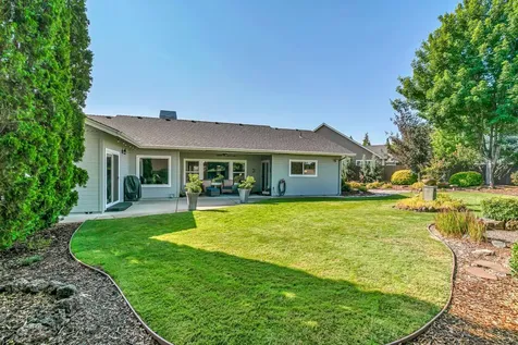 1620 Pacific Lane Phoenix OR 97535