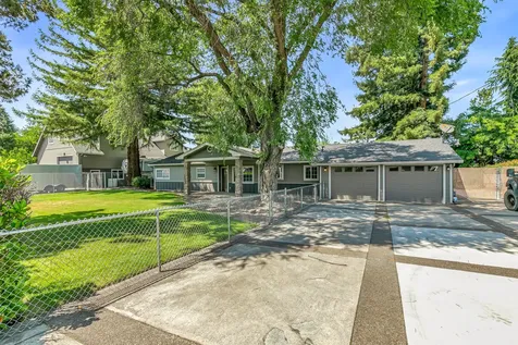 2631 Delta Waters Road Medford OR 97504