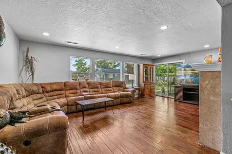2631 Delta Waters Road Medford OR 97504