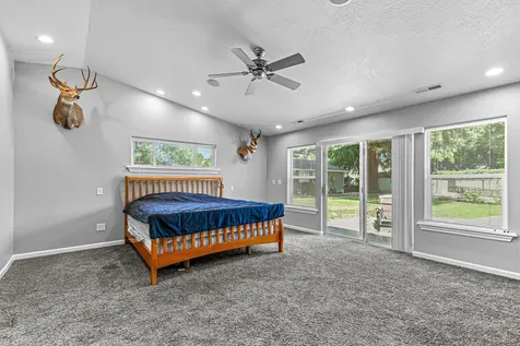 2631 Delta Waters Road Medford OR 97504