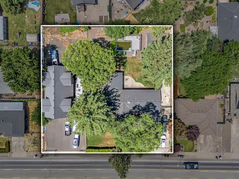 2631 Delta Waters Road Medford OR 97504