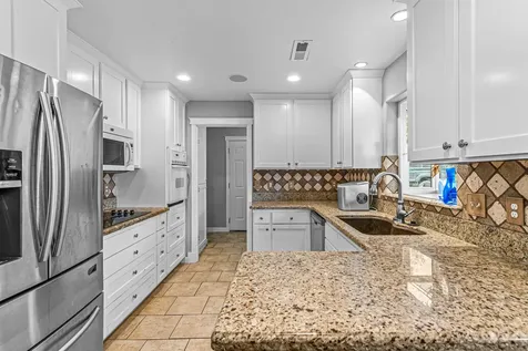 2631 Delta Waters Road Medford OR 97504