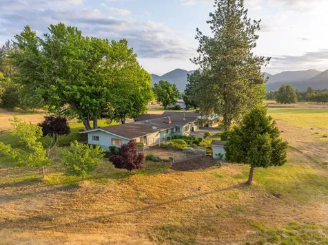 701 Messinger Road Grants Pass OR 97527