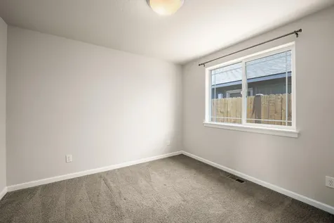 3096 NW Dogwood Avenue Redmond OR 97756