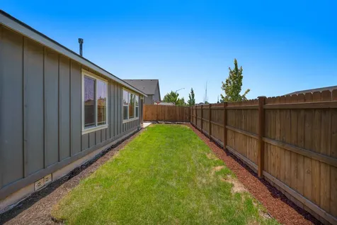 3096 NW Dogwood Avenue Redmond OR 97756