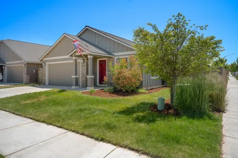 3096 NW Dogwood Avenue Redmond OR 97756