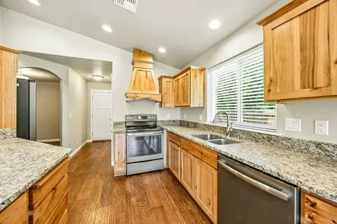 1542 SW Yucca Drive Grants Pass OR 97527