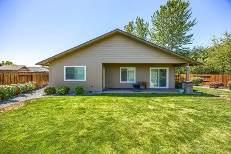 1542 SW Yucca Drive Grants Pass OR 97527