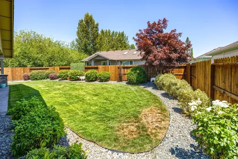 1542 SW Yucca Drive Grants Pass OR 97527