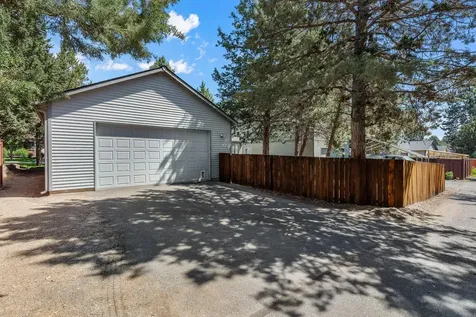 20625 Cherry Tree Lane Bend OR 97702