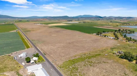 891 Cross Road Klamath Falls OR 97603