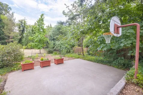 1031 NW Prospect Avenue Grants Pass OR 97526