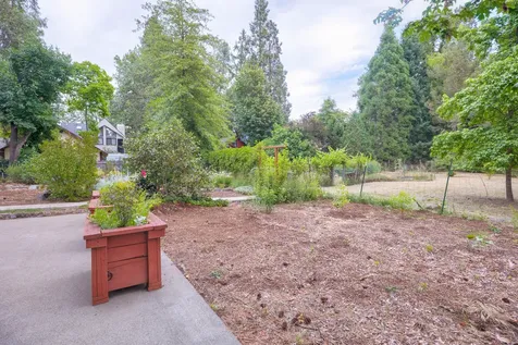 1031 NW Prospect Avenue Grants Pass OR 97526