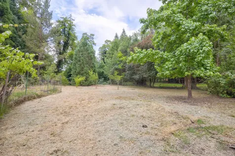 1031 NW Prospect Avenue Grants Pass OR 97526