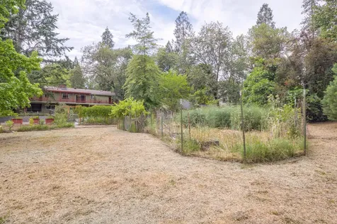 1031 NW Prospect Avenue Grants Pass OR 97526