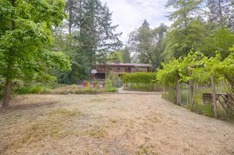 1031 NW Prospect Avenue Grants Pass OR 97526
