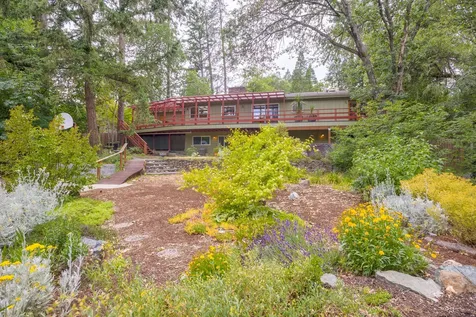 1031 NW Prospect Avenue Grants Pass OR 97526