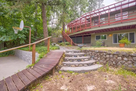 1031 NW Prospect Avenue Grants Pass OR 97526