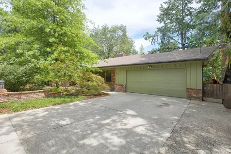 1031 NW Prospect Avenue Grants Pass OR 97526