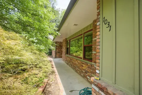 1031 NW Prospect Avenue Grants Pass OR 97526