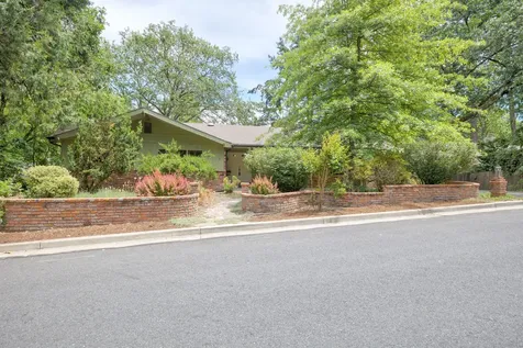 1031 NW Prospect Avenue Grants Pass OR 97526