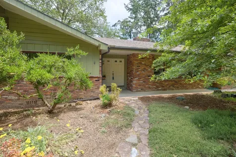 1031 NW Prospect Avenue Grants Pass OR 97526