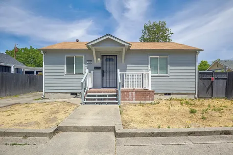 310 SW J Street Grants Pass OR 97526