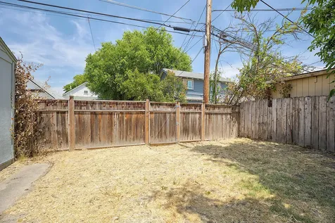 310 SW J Street Grants Pass OR 97526