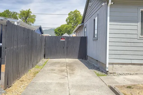 310 SW J Street Grants Pass OR 97526