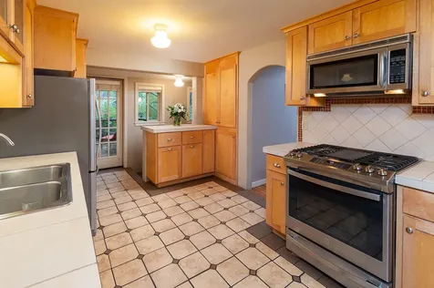 1155 NE 9th Street Bend OR 97701