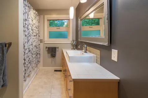 1155 NE 9th Street Bend OR 97701