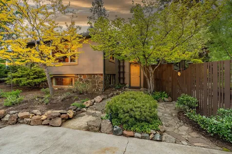 1155 NE 9th Street Bend OR 97701