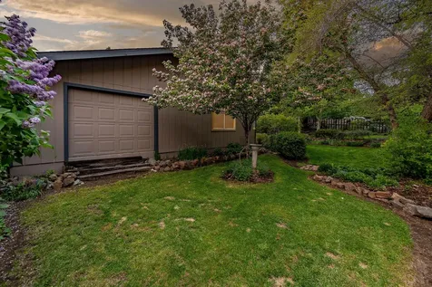 1155 NE 9th Street Bend OR 97701