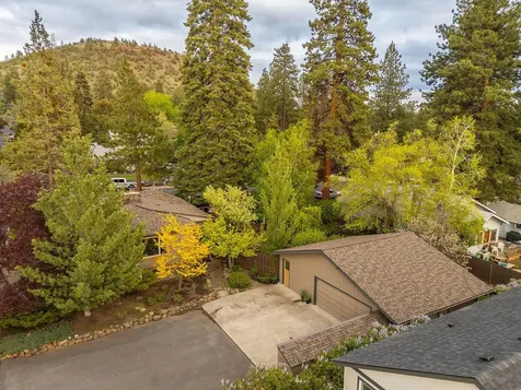 1155 NE 9th Street Bend OR 97701