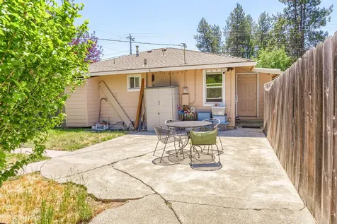 422 SE M Street Grants Pass OR 97526