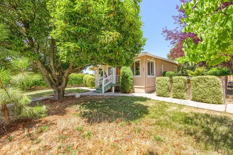 422 SE M Street Grants Pass OR 97526