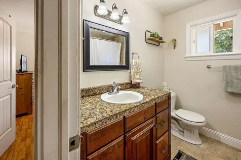 422 SE M Street Grants Pass OR 97526