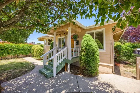 422 SE M Street Grants Pass OR 97526