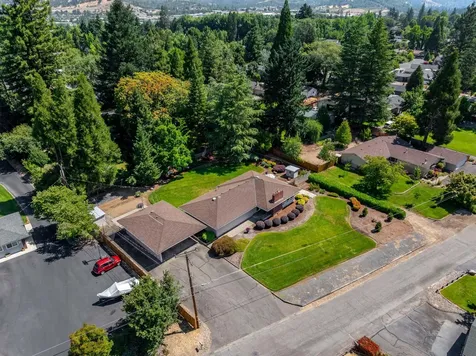 1430 SE Rogue Drive Grants Pass OR 97526