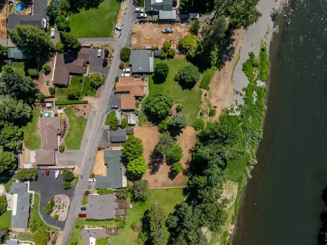 1430 SE Rogue Drive Grants Pass OR 97526