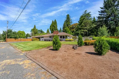 1430 SE Rogue Drive Grants Pass OR 97526