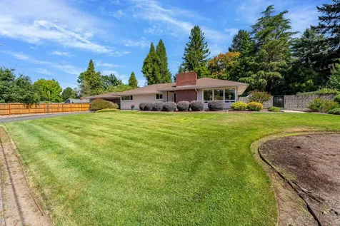 1430 SE Rogue Drive Grants Pass OR 97526