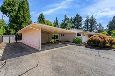 1430 SE Rogue Drive Grants Pass OR 97526