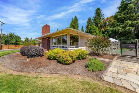 1430 SE Rogue Drive Grants Pass OR 97526
