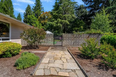 1430 SE Rogue Drive Grants Pass OR 97526