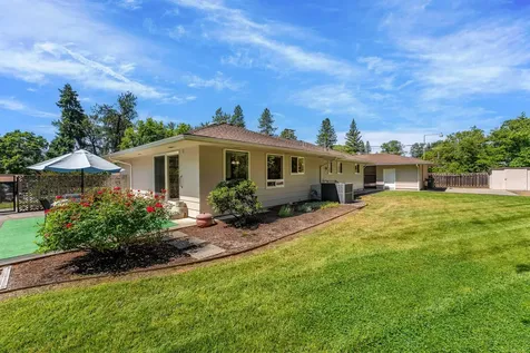1430 SE Rogue Drive Grants Pass OR 97526