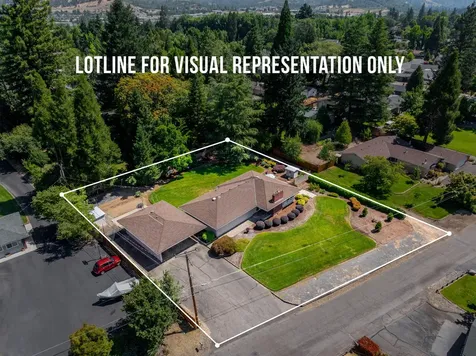 1430 SE Rogue Drive Grants Pass OR 97526